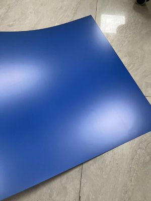 724*615mm Color de superficie azul UV Placa CTP con temperatura de enjuague de 23-26 C