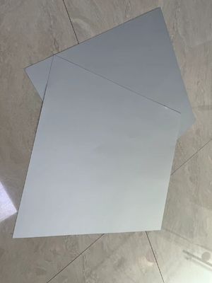 Placa de impresión CTP sin proceso de color blanco grisáceo con un grosor de 0,15 mm/0,30 mm para 100.000-300.000 impresiones
