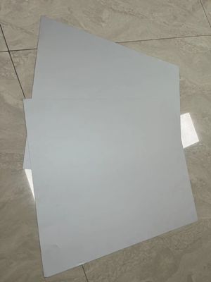 Placa de impresión sin procesado de color blanco grisáceo con tiempo de producción de 22-25 s y grosor de 0,15 mm-0,28 mm