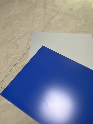 Placa CTP de Doble Capa Con Fuente de Luz Sensible de 830nm Para 350000 Impresiones Sin Cocción y 24 Meses de Garantía