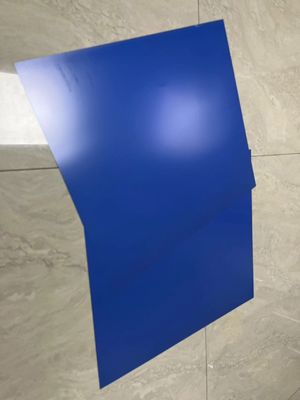 Placa CTP de doble capa con láser térmico con fuente de luz sensible de 830nm ≤10% de ganancia de puntos y 350000 impresiones sin hornear