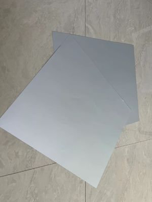 Placa de impresión CTP sin procesado con 100.000-200.000 impresiones y validez de 20 meses en blanco grisáceo